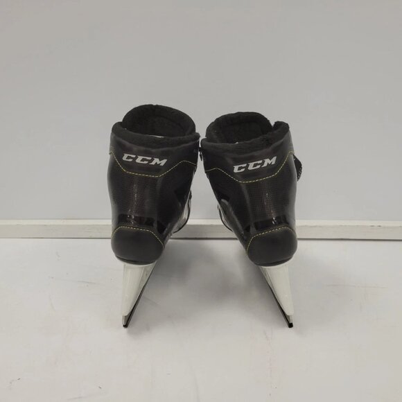 (72335-1) CCM RW300 Skates - Picture 3 of 8